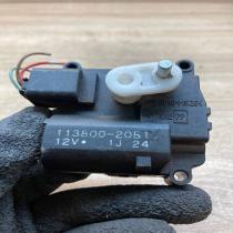 113800 2051   Air flap motor/actuator Toyota Avensis Verso