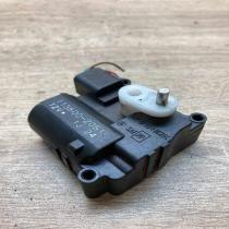 113800 2051   Air flap motor/actuator Toyota Avensis Verso