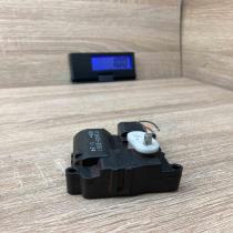 113800 2051   Air flap motor/actuator Toyota Avensis Verso