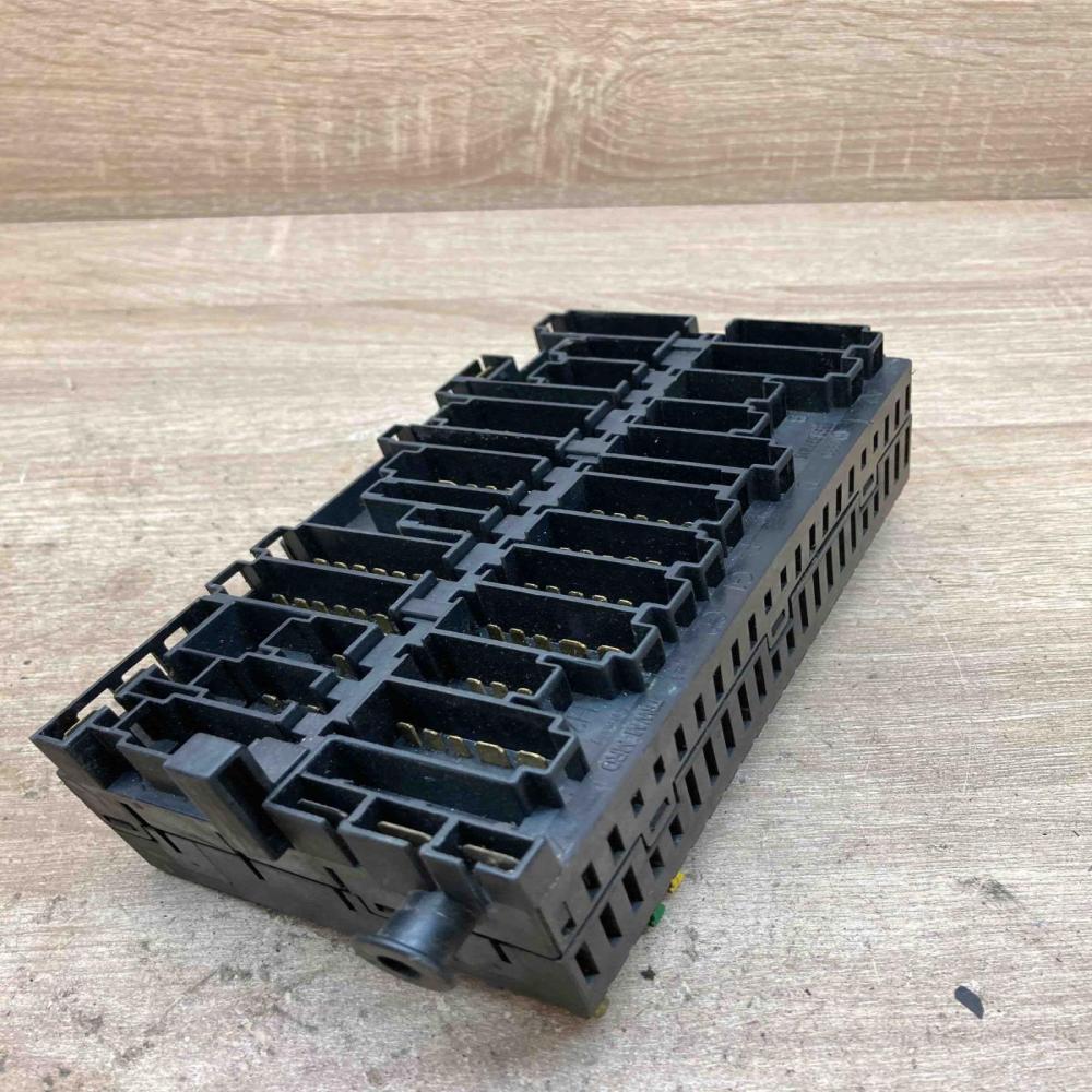 357937039  No Fuse Fuse module Volkswagen Transporter - Caravelle T4