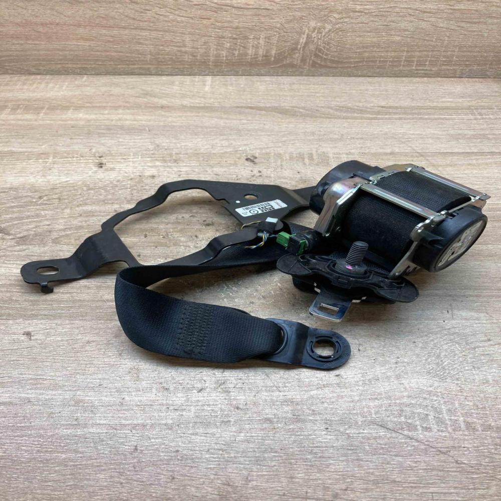 624640600E R16151411JR  Rear seatbelt BMW X5 F15