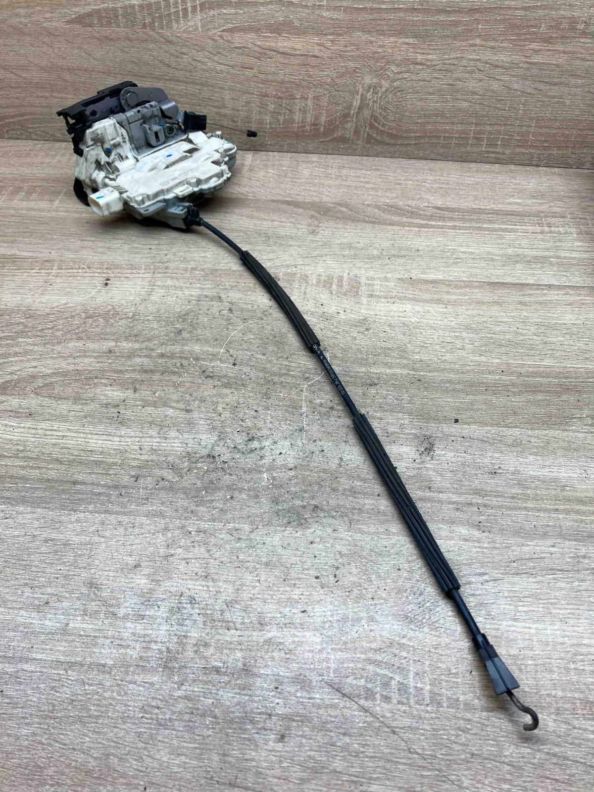 5P0839012   Rear door lock Seat Altea XL