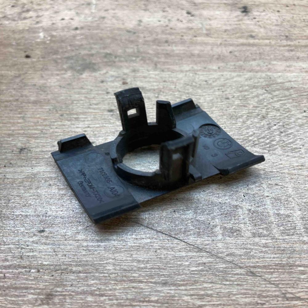 7182366   Other interior part BMW 1 E81 E87