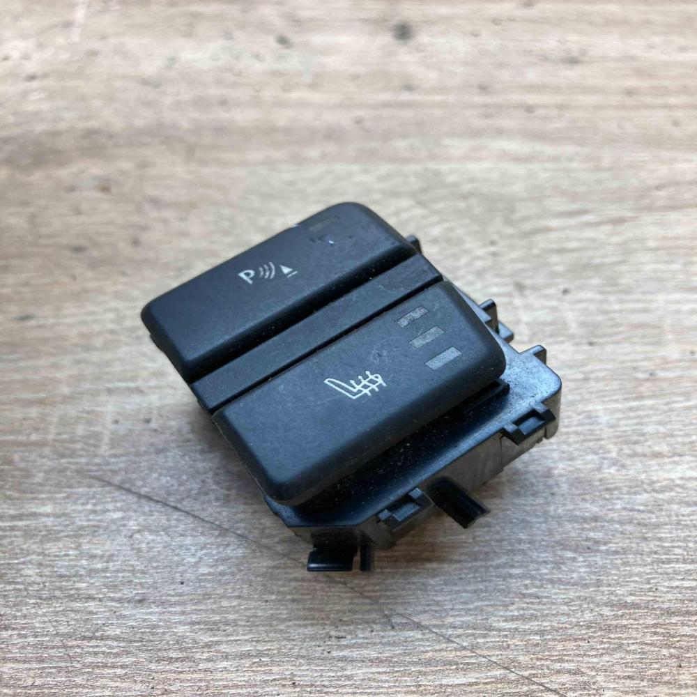 9159077 502299  Seat heating switch BMW 5 E60 E61