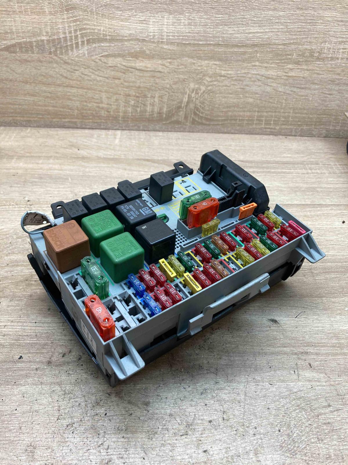 09152787 90583459 573 Fuse module Opel Vectra B