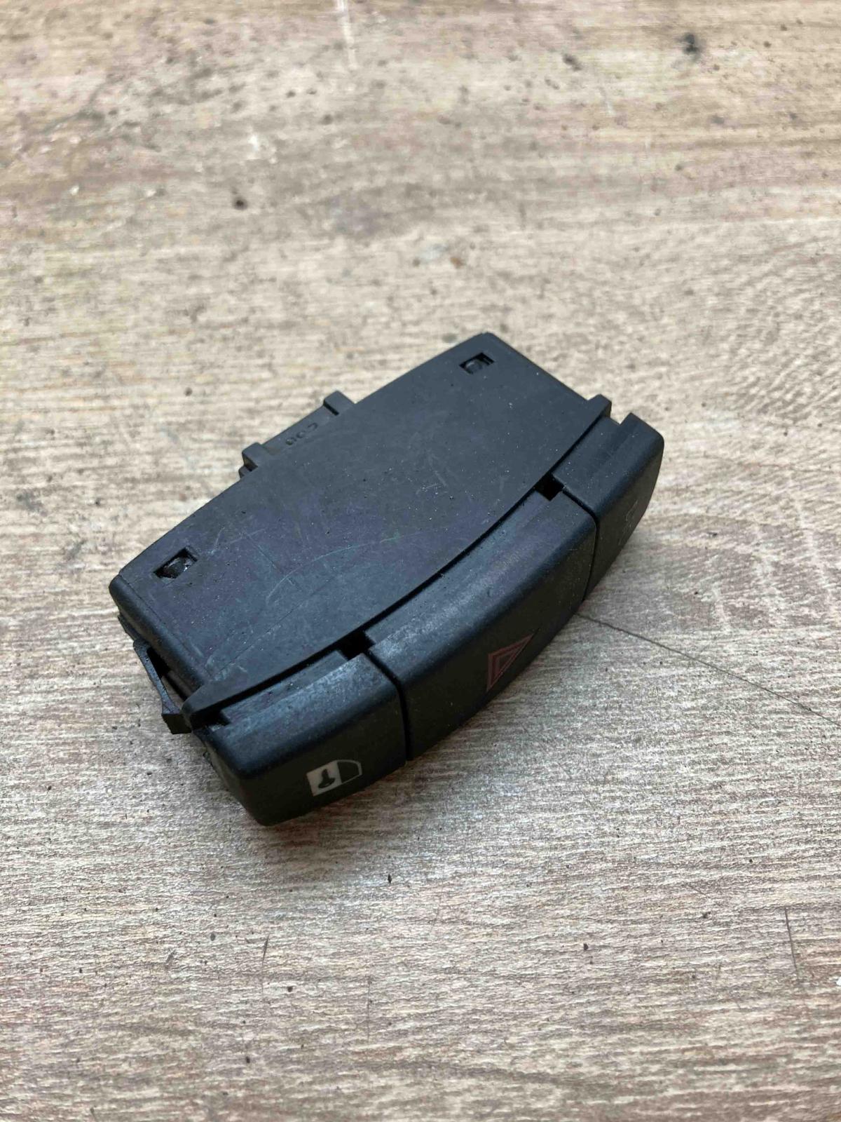 6945603 5495291  Hazard light switch BMW 1 E81 E87