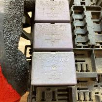 8200283136 55RDYF0B2  Fuse module Renault Laguna II