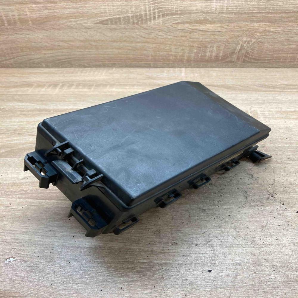 98AG 14A067 CC 518261102  Fuse module Ford Focus
