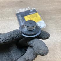 7701056972   Engine cover (trim) Renault Clio IV