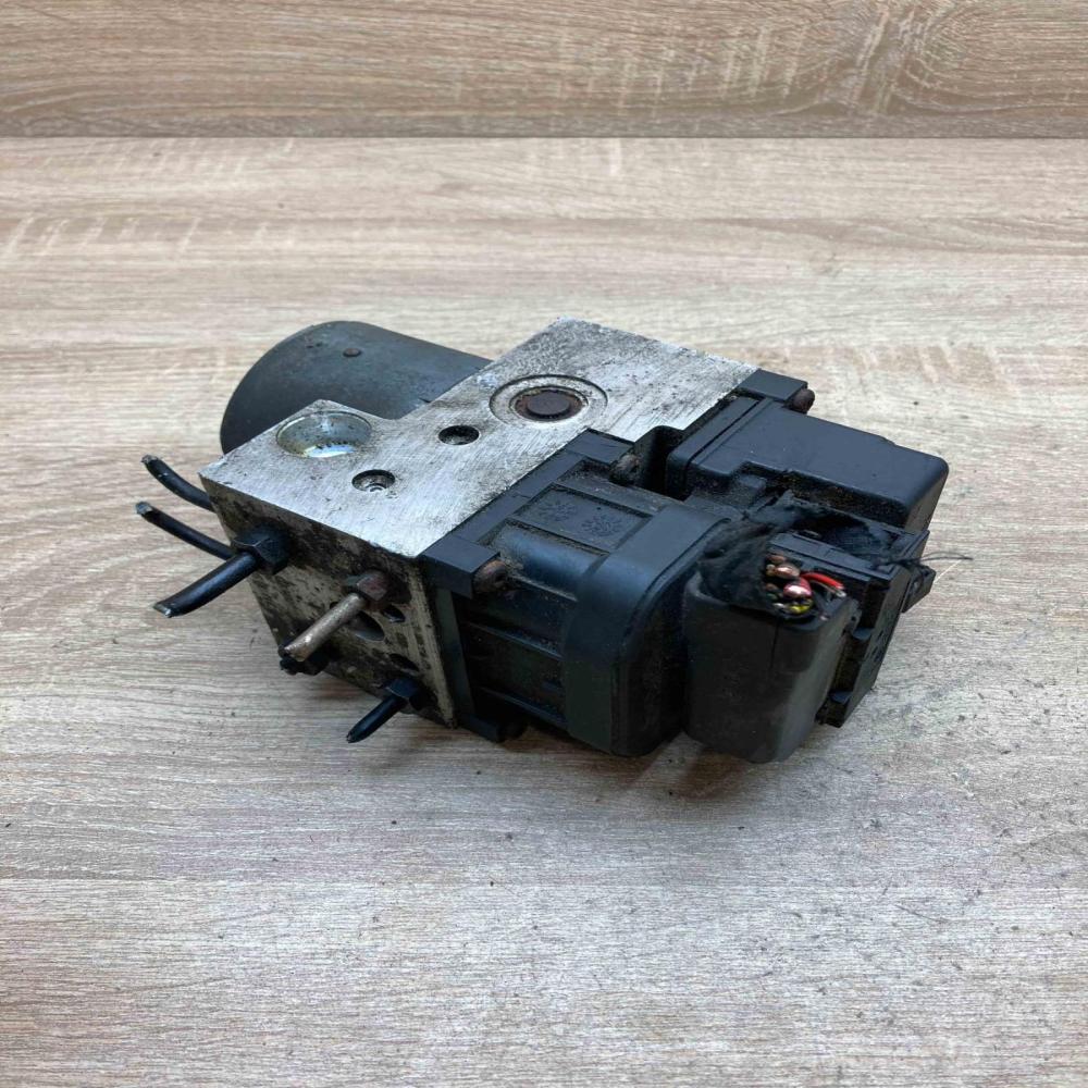 8E0614111 0273004132 765584 ABS Pump Audi A4 S4 B5 8D