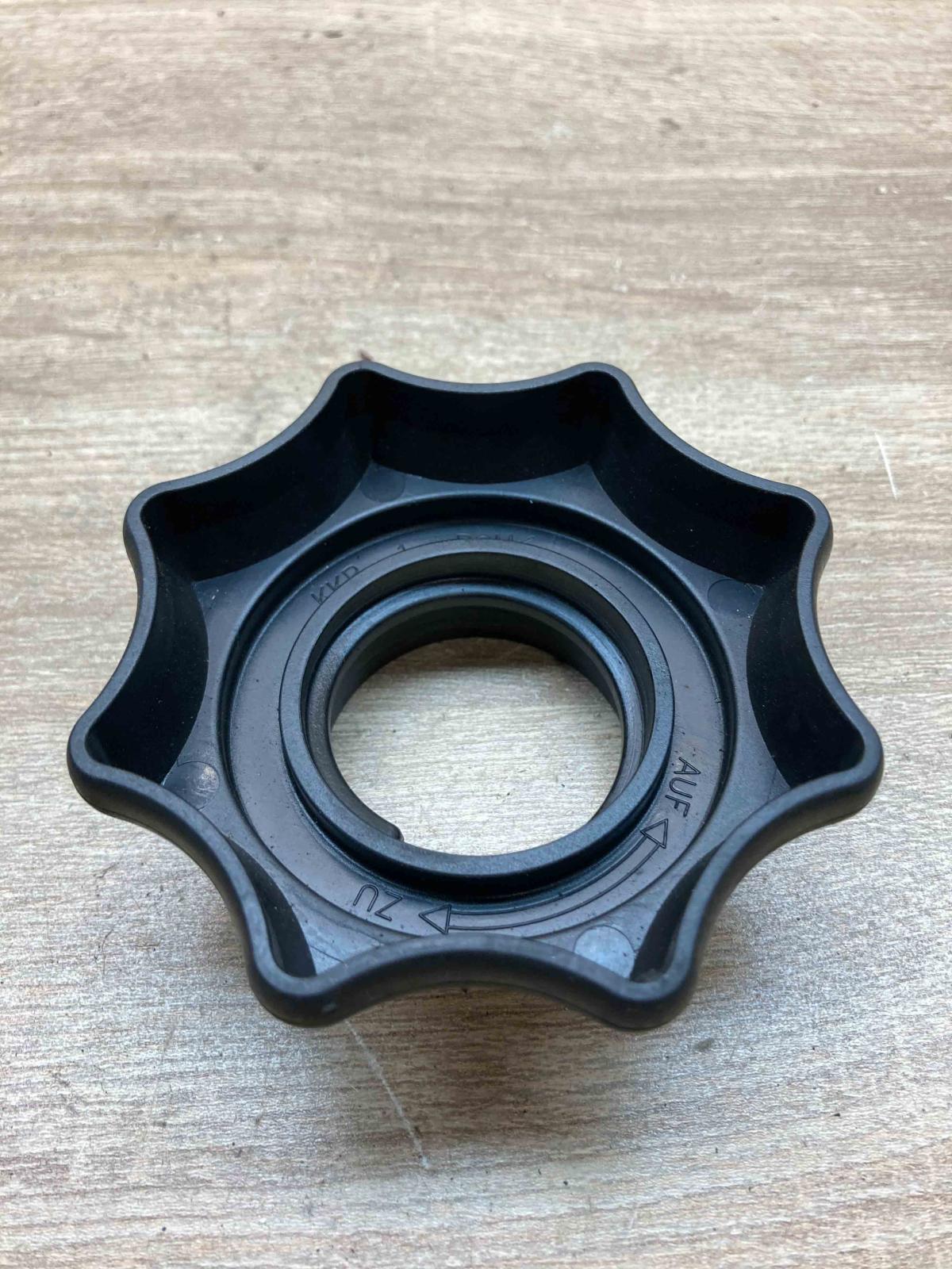 1T0803899   Spare wheel bolt Volkswagen Golf VII