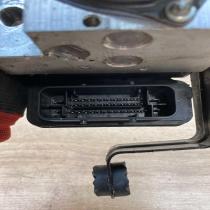 6884729 6884730  ABS Pump BMW X5 F15