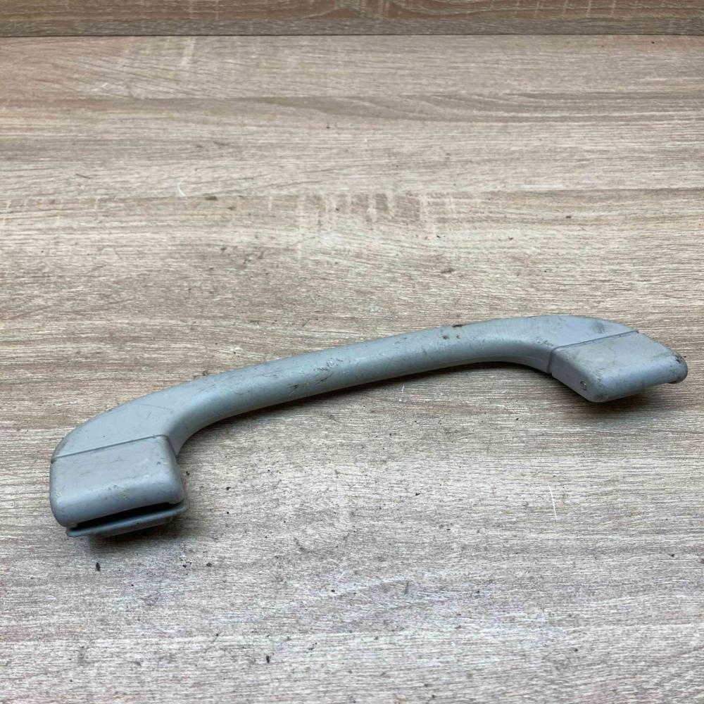 8227593   Front interior roof grab handle BMW 5 E39