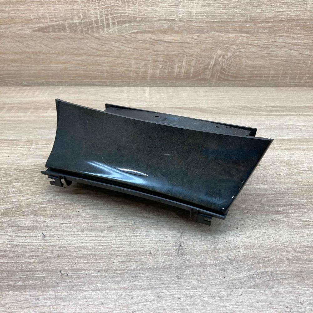 2118204075 33501102  Car ashtray Mercedes-Benz E W211