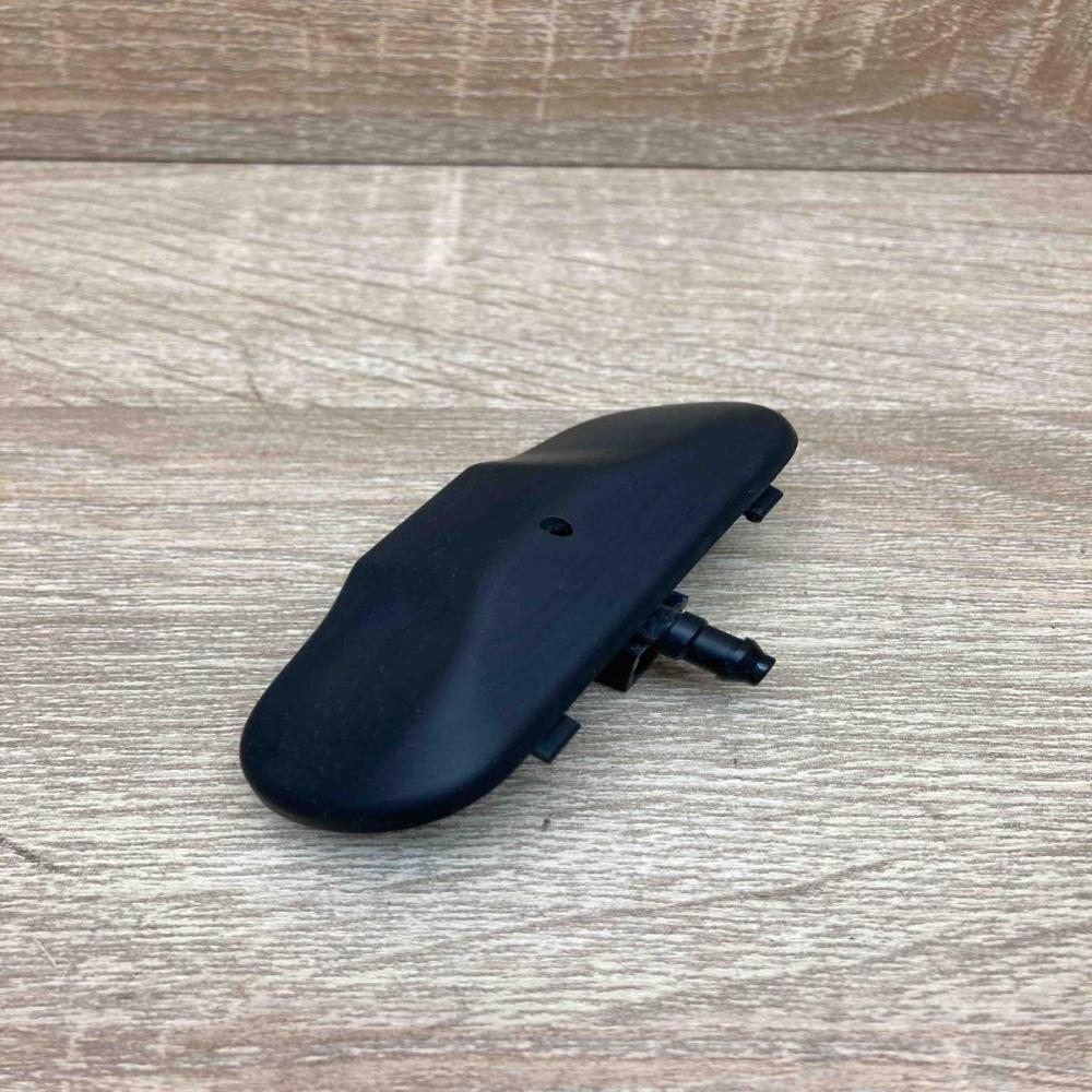 5M0955985C   Windshield washer spray nozzle Volkswagen PASSAT B7