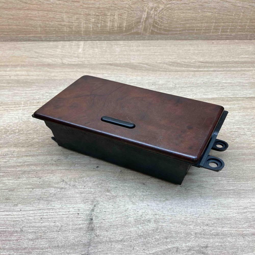 4D1863075M   Glove box Audi A8 S8 D2 4D