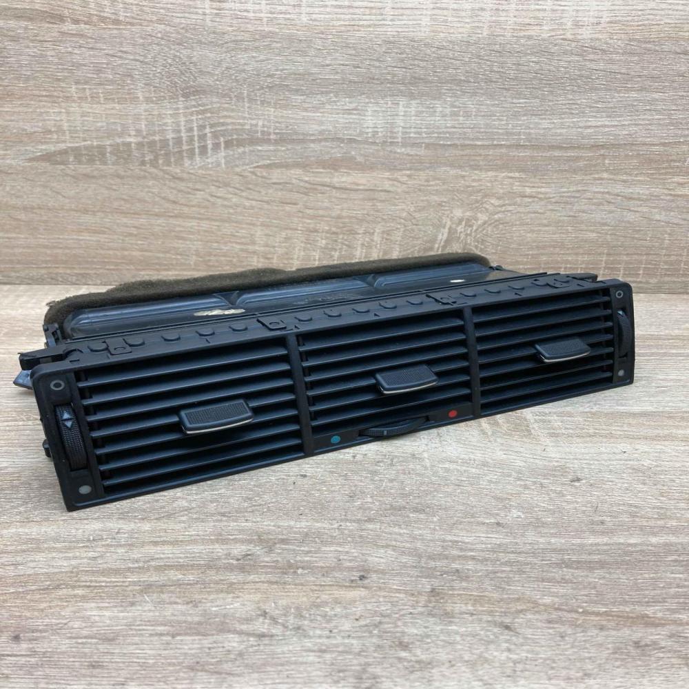 4D0820951 5399388200  Dash center air vent grill Audi A8 S8 D2 4D
