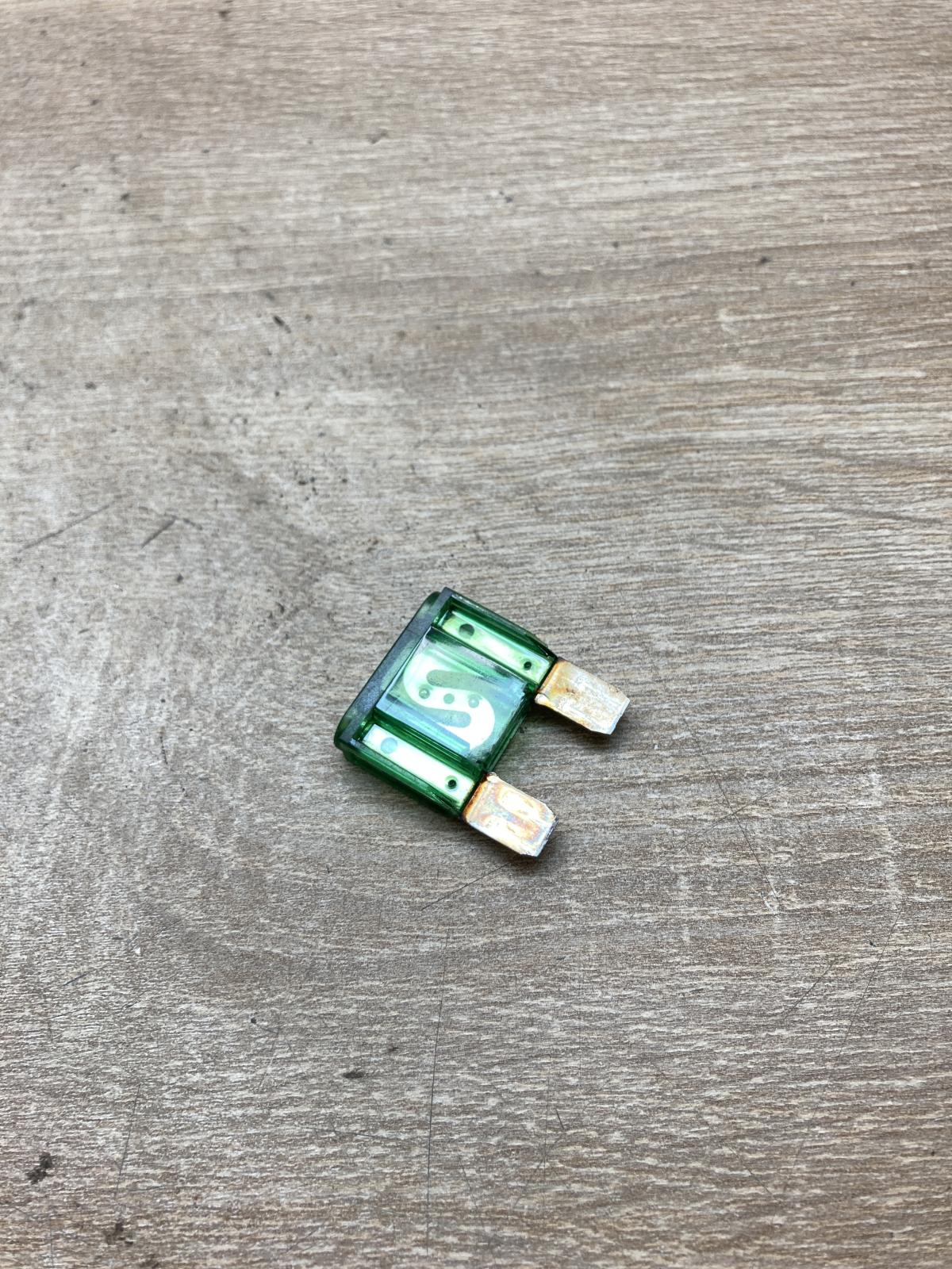 4604602 32V 30A  Fuse Renault Megane I