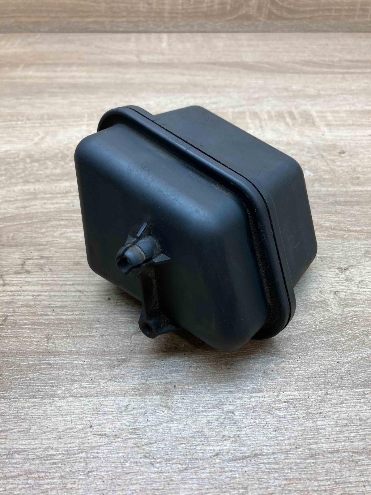 03G129808  KYS Vacuum air tank Volkswagen PASSAT B6