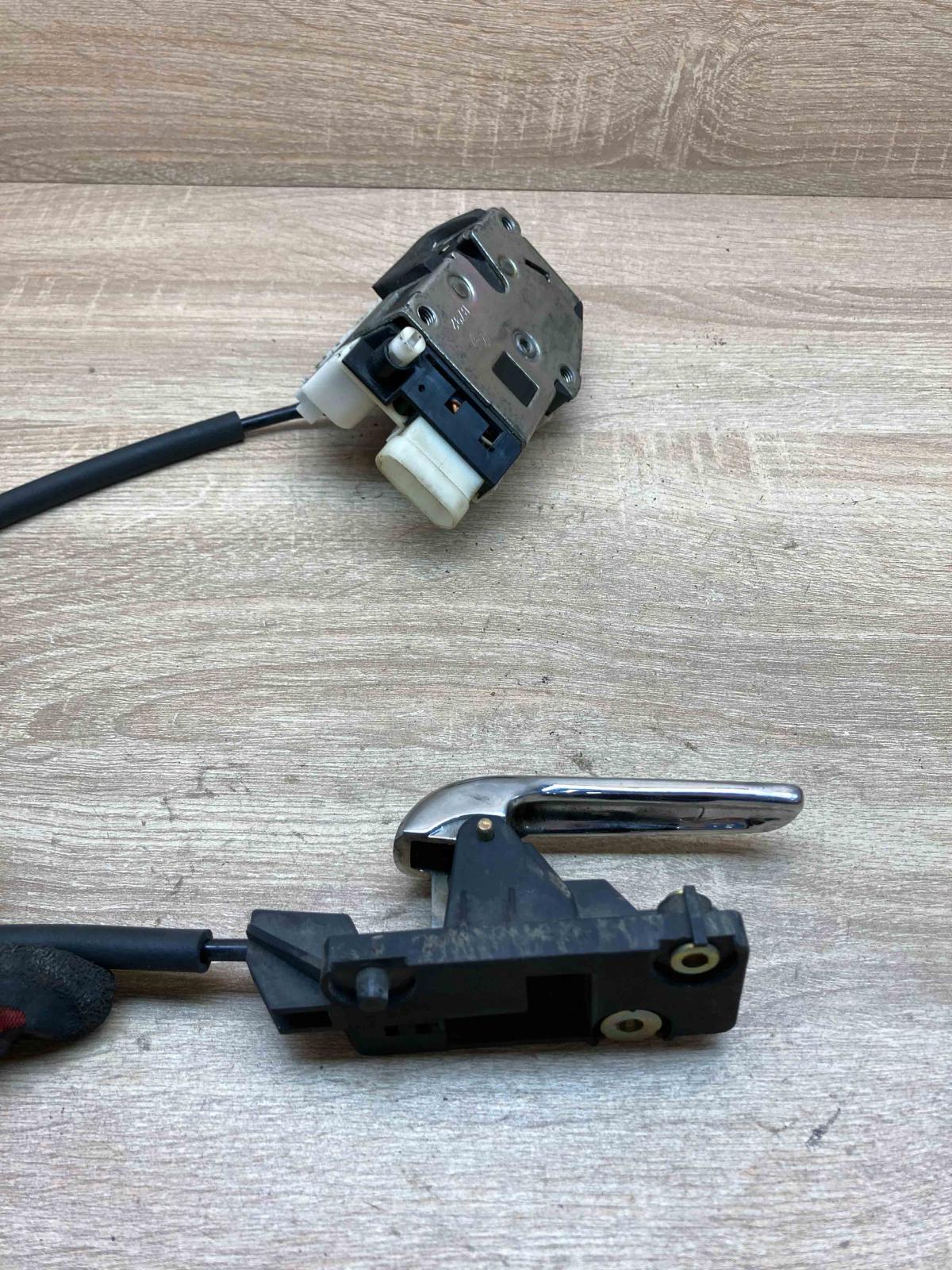 B792 A739  Front door lock Alfa Romeo 147