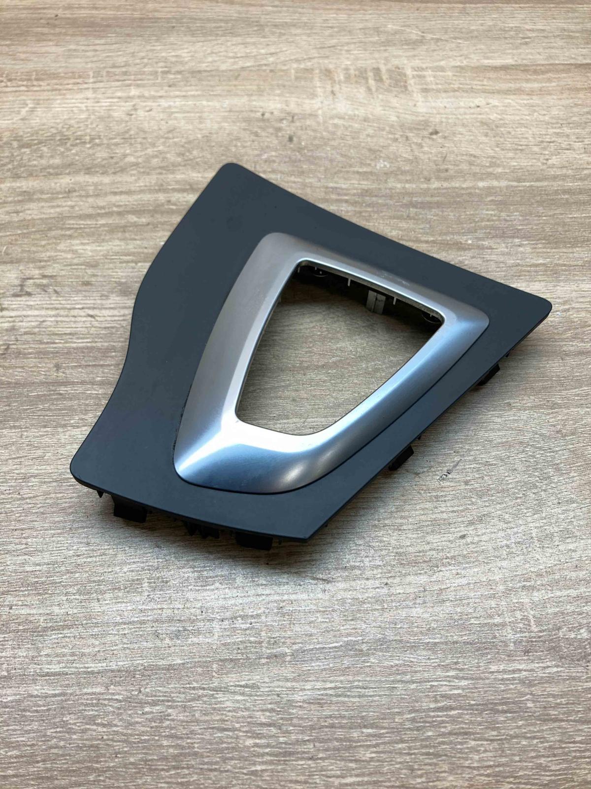 9258319 9234132  Gear shifter surround trim plastic BMW 3 F30 F35 F31