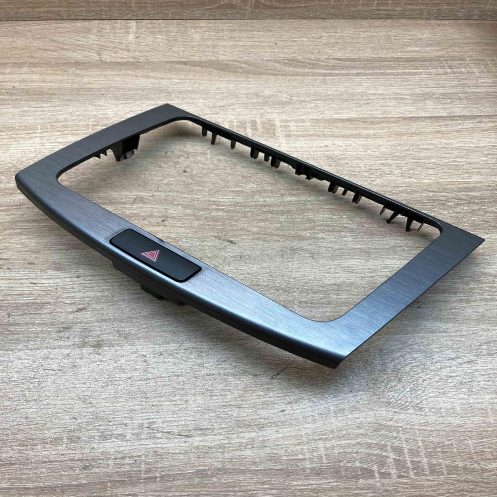 3AA858069H   Radio/GPS head unit trim Volkswagen PASSAT B6