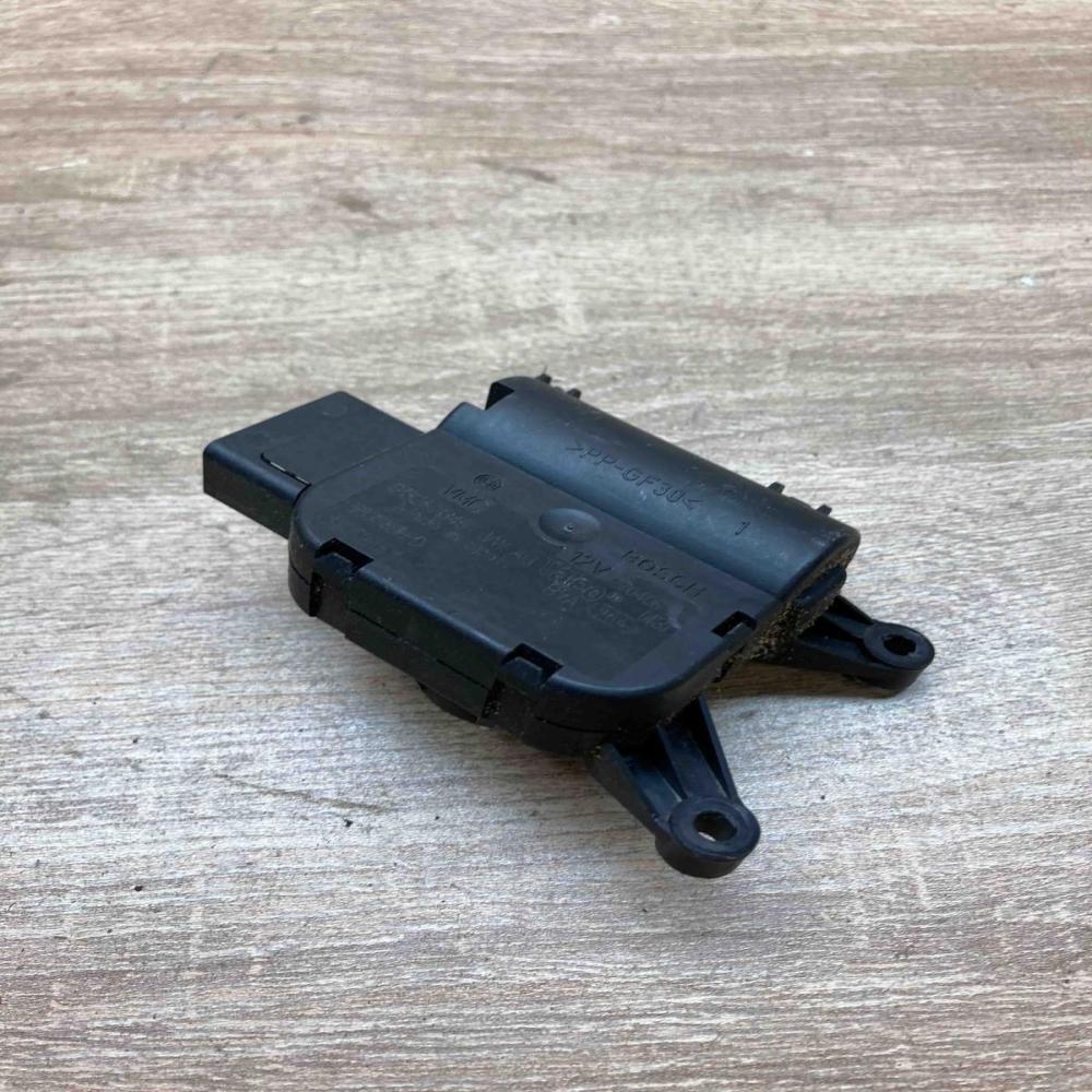 1K0907511 0132801345  Air flap motor/actuator Volkswagen Caddy