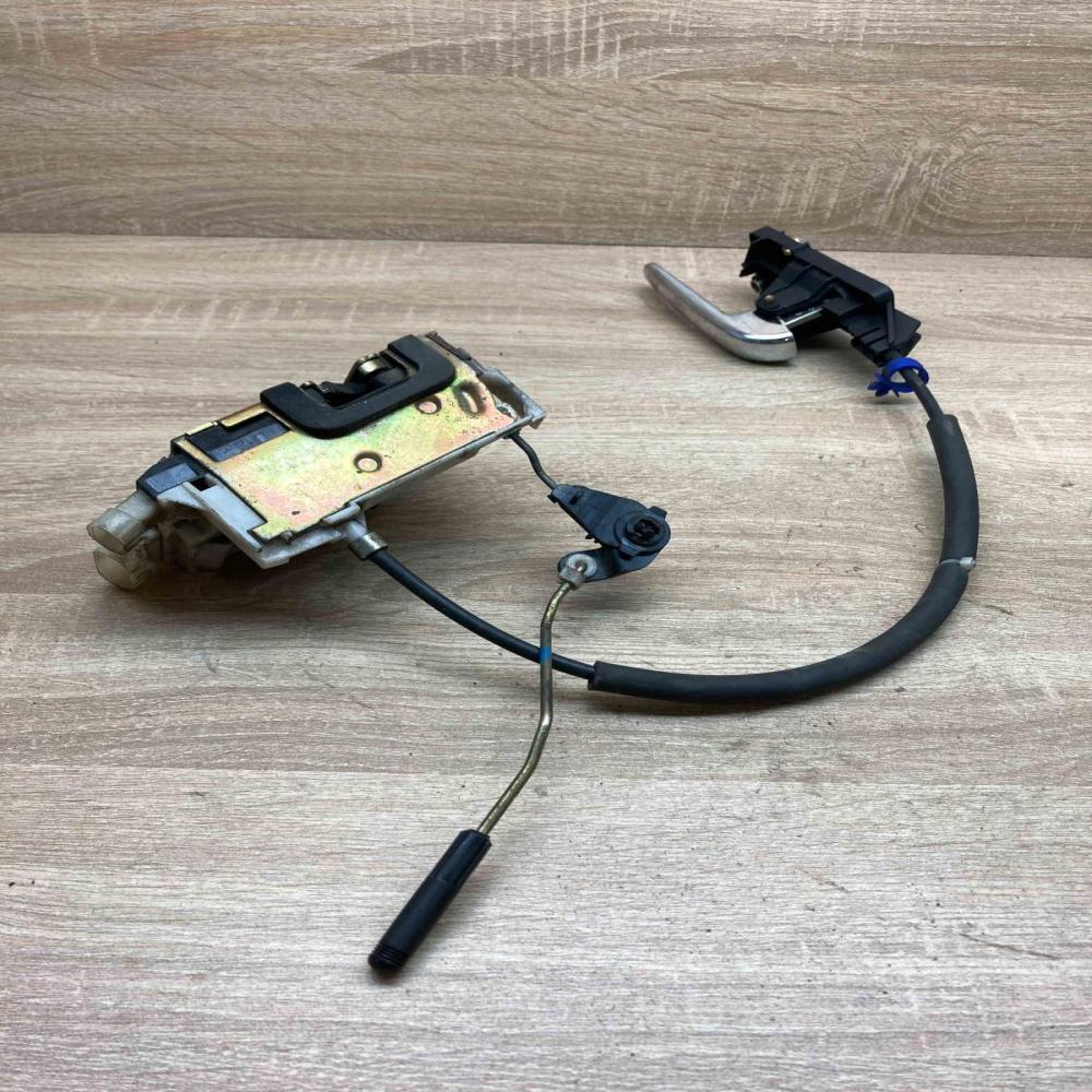 B792 A739  Front door lock Alfa Romeo 147