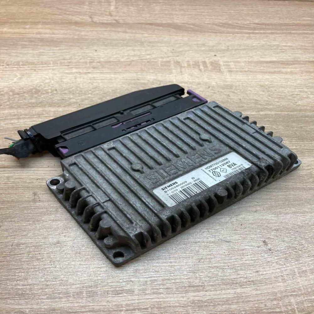 7700102888 S105280003D  Engine control unit/module ECU Renault Laguna I