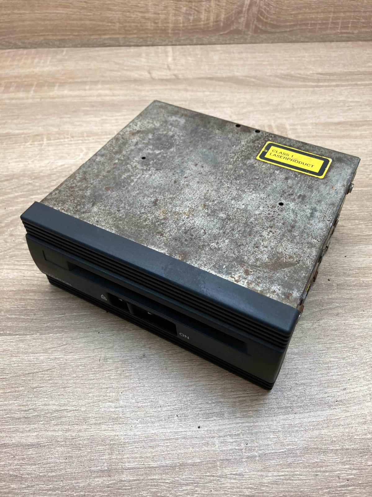 4D0919887D 7612001275  Navigation unit CD/DVD player Audi A6 S6 C5 4B