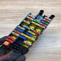 9635518180 189028  Fuse module Peugeot 206