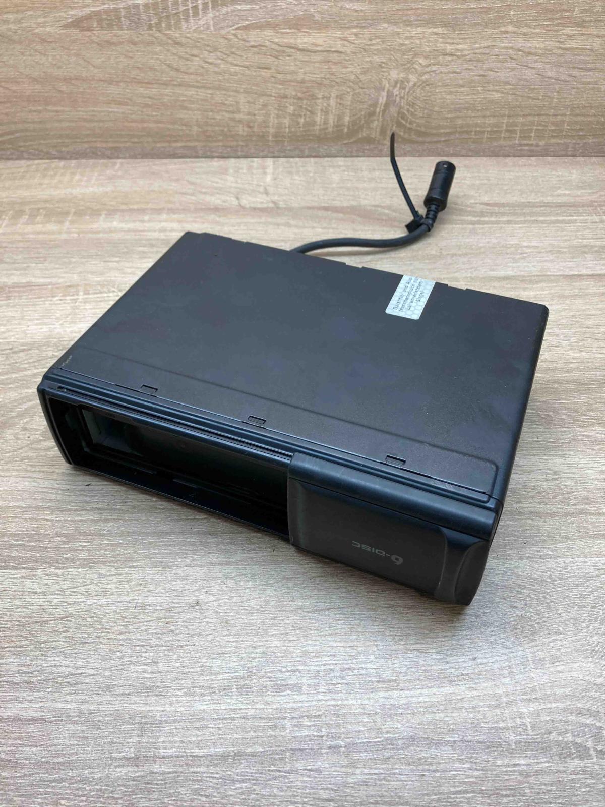 4D0035111B 1167432  CD/DVD changer Audi A8 S8 D2 4D