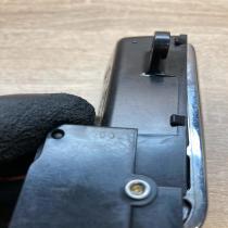 8D02   Front door interior handle Subaru Legacy
