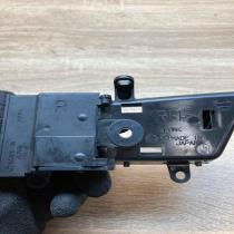 8D02   Front door interior handle Subaru Legacy