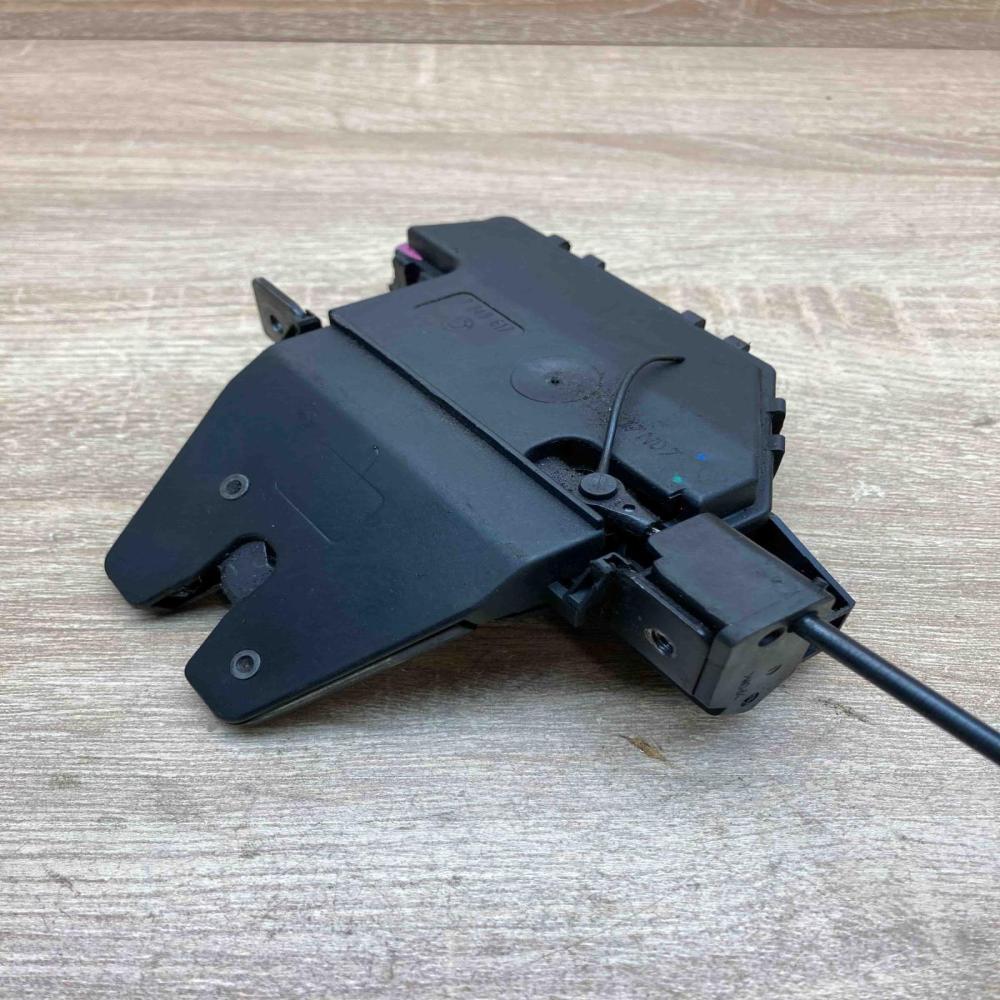 7840614   Tailgate/trunk/boot lock/catch/latch BMW 3 E46