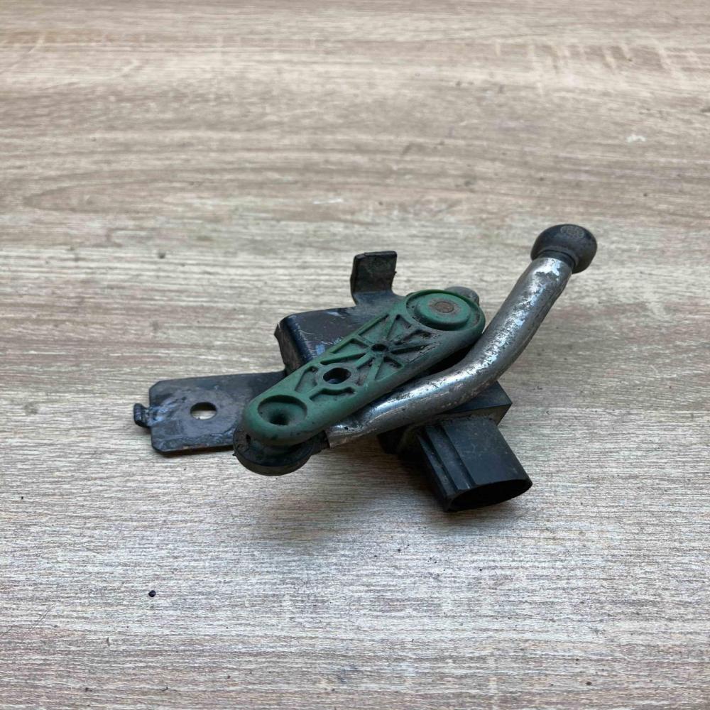 VW CC Headlight Level   Headlight/headlamp level sensor Volkswagen PASSAT B6