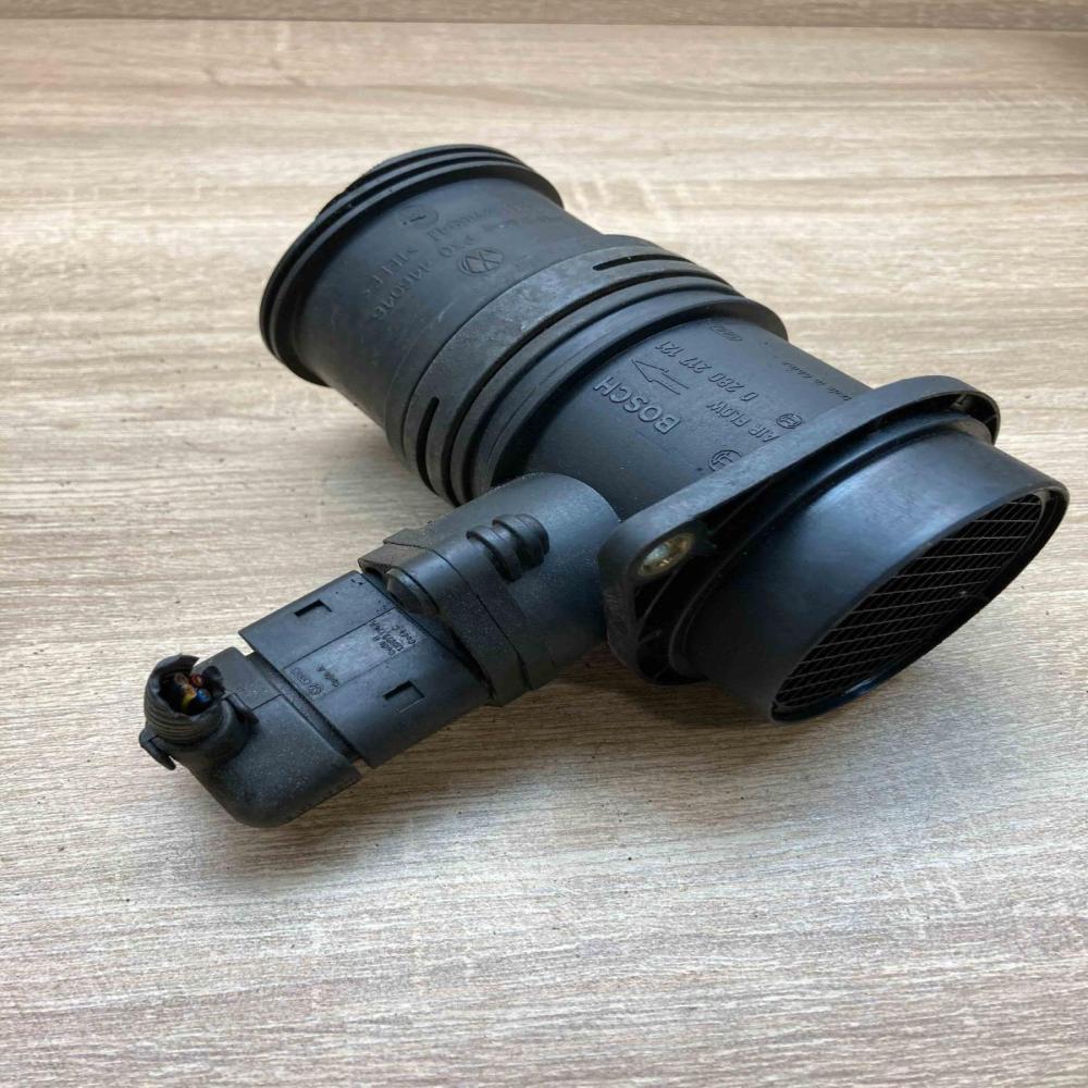 0280217121  566 Mass air flow meter Audi A3 S3 8L