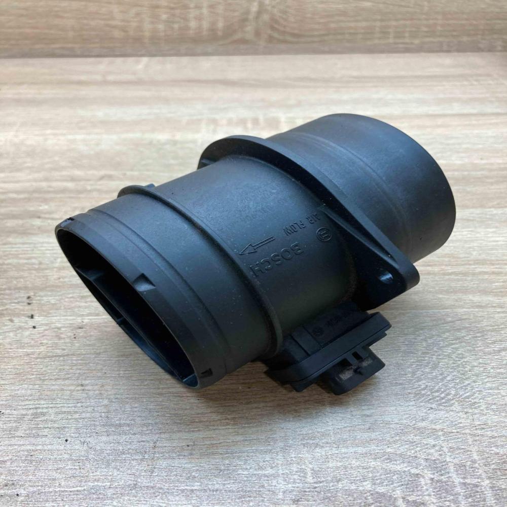 03L906461A 0281002956  Mass air flow meter Volkswagen Tiguan