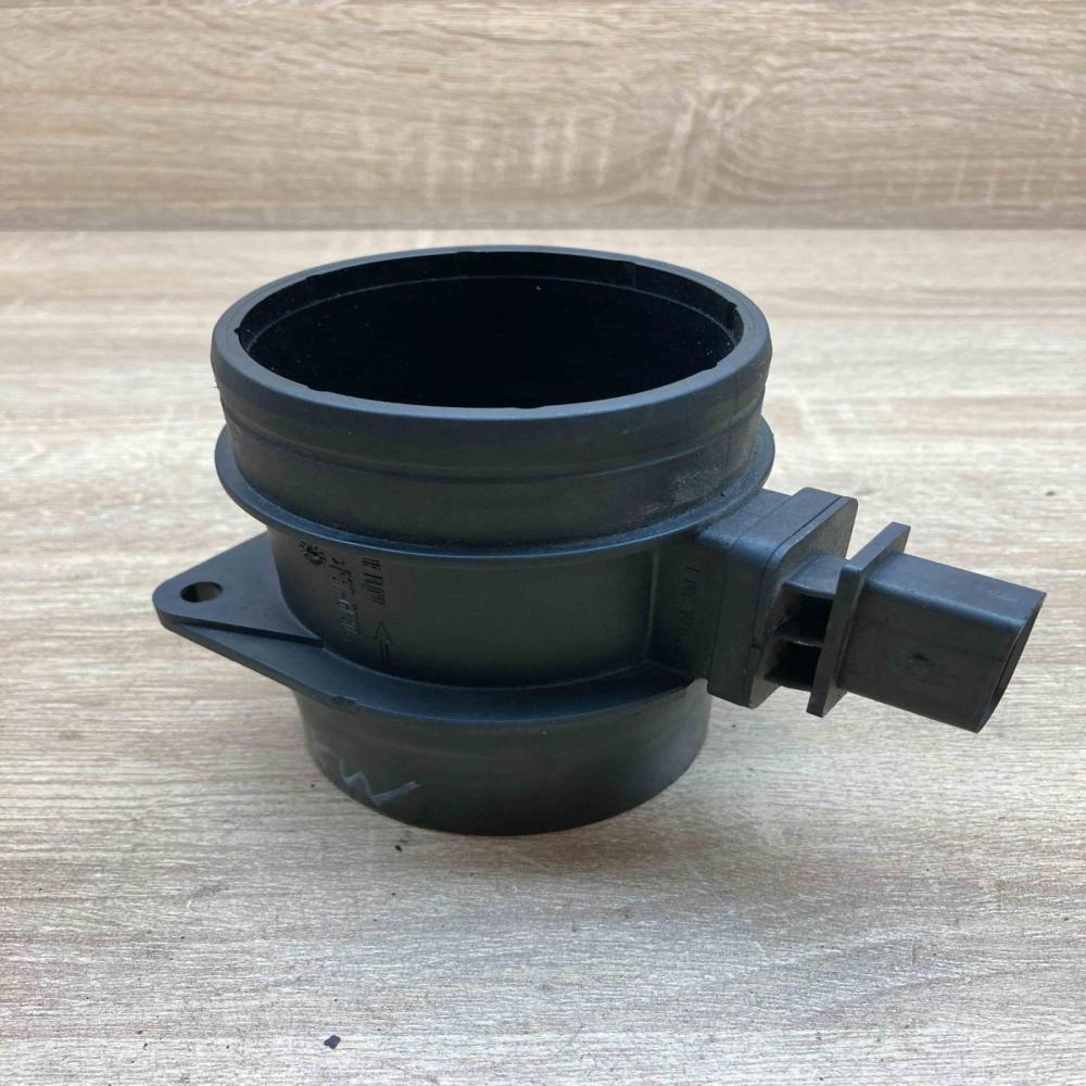 03G906461C 0281002735  Mass air flow meter Volkswagen Tiguan