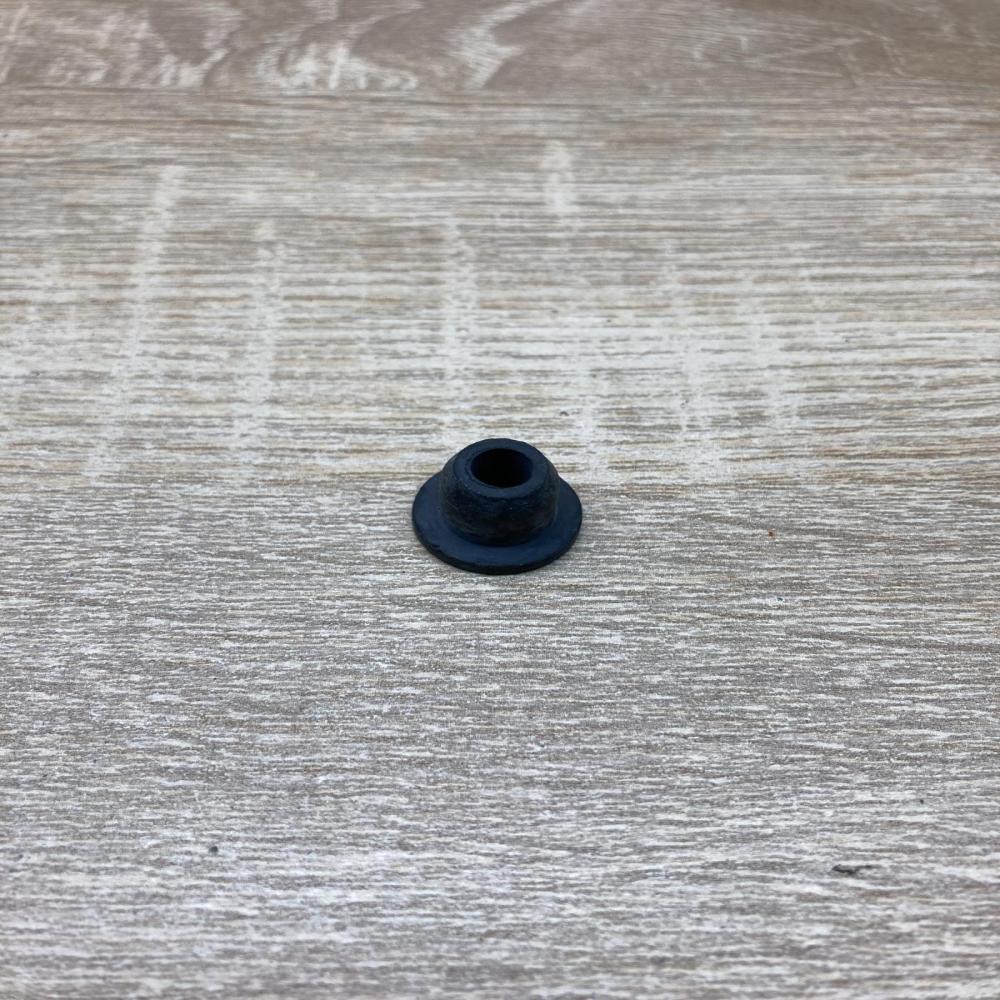 A6388690198  MB grommet Windscreen/windshield washer pump Mercedes-Benz Vito Via
