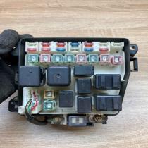 379E08 339E13  Fuse module Mazda 323