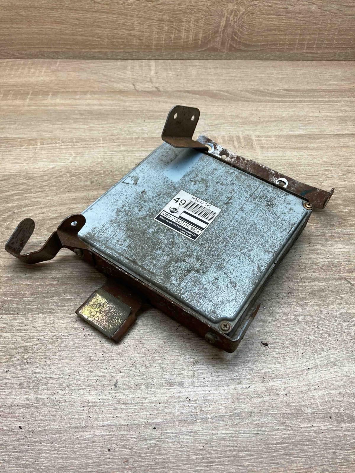 MEC12 040 9824 49 Engine control unit/module ECU Nissan Primera