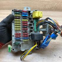 YWC104500 53070107A YQE000070 Fuse module Rover 45