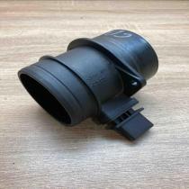 03G906461C 0281002735  Mass air flow meter Volkswagen Tiguan