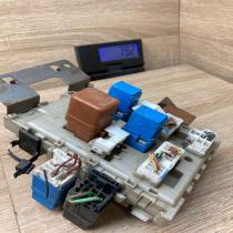 24350 4U100 0517011  Fuse module Nissan Almera Tino