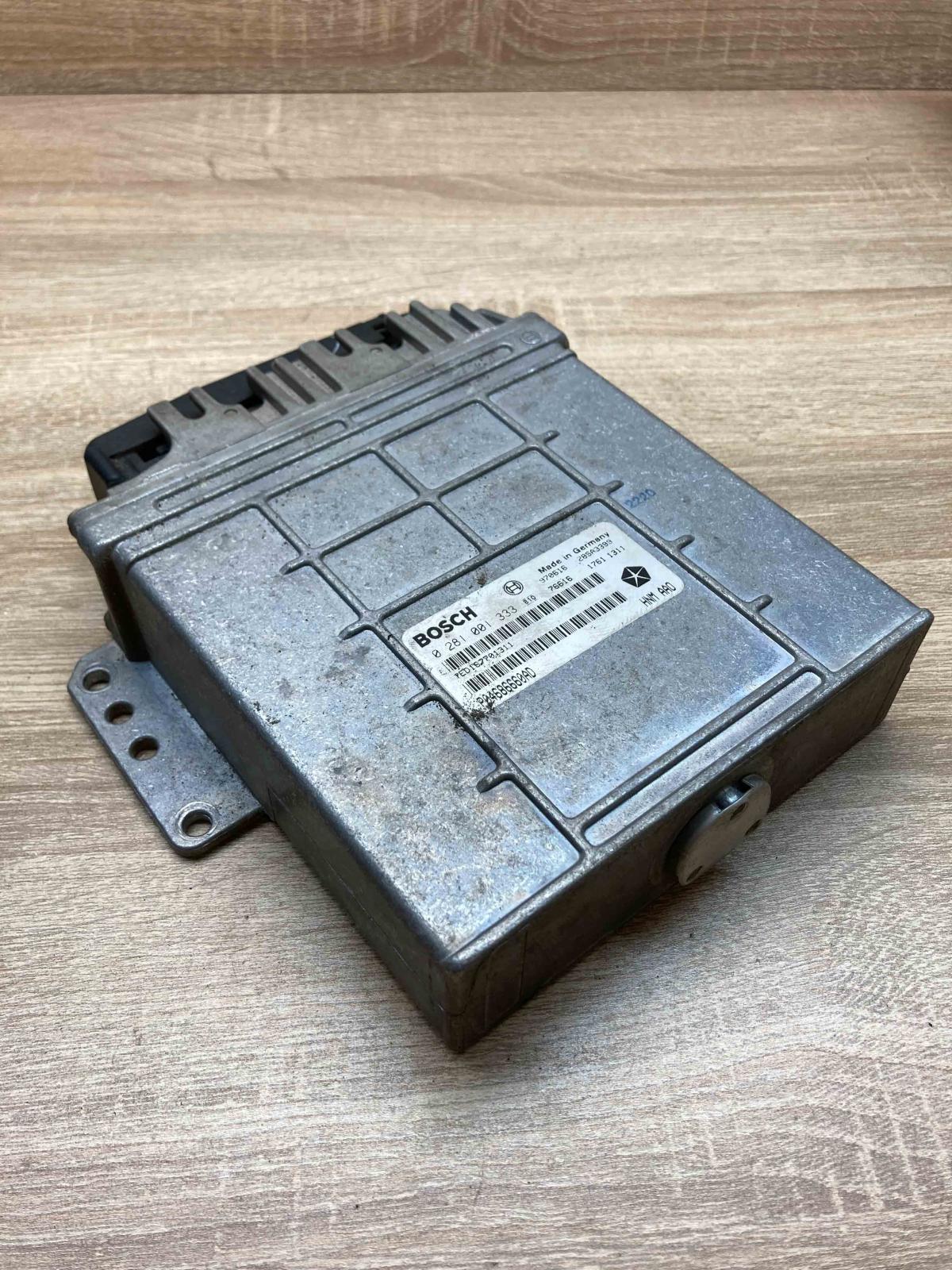 P04686660AD 0281001333  Engine control unit/module ECU Chrysler Voyager
