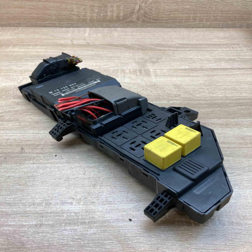 13120953 460023260  Fuse module Opel Vectra C