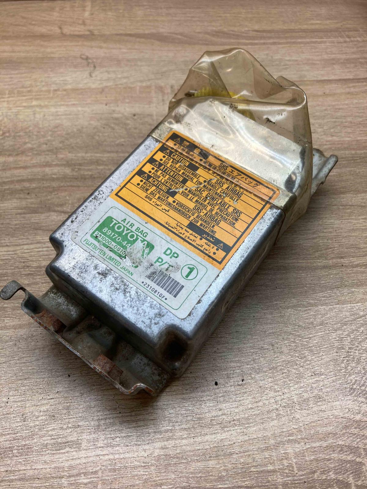 231000 0810 89170 44  Airbag control unit/module Toyota Picnic