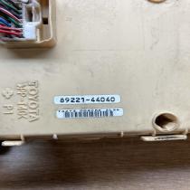 89221 44040   Fuse module Toyota Previa (XR30, XR40) II