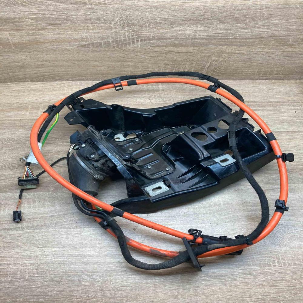 A1668803903 A1665405017 Europe Electric car charge socket Mercedes-Benz GLE (W16